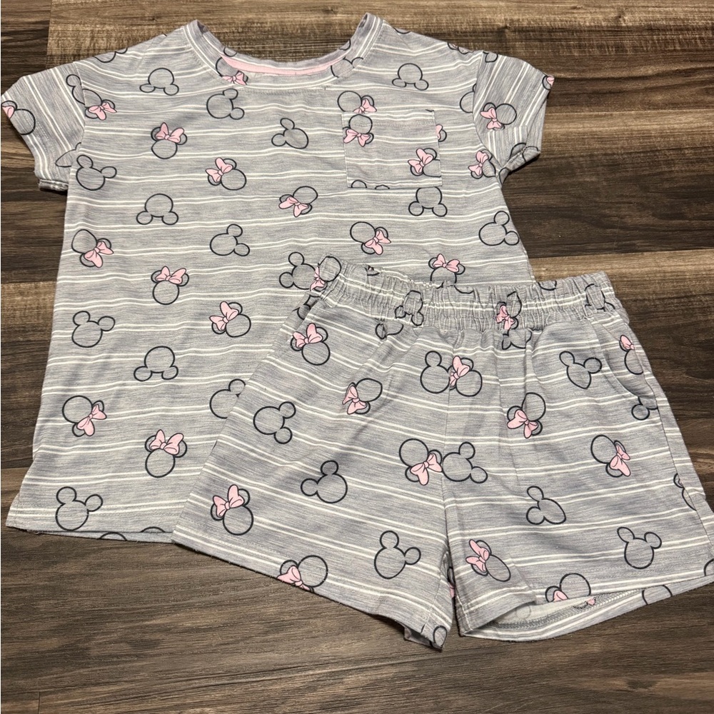 ✨3 for $15✨ Disney Gray and Pink Minnie Mouse Short Pajama Set